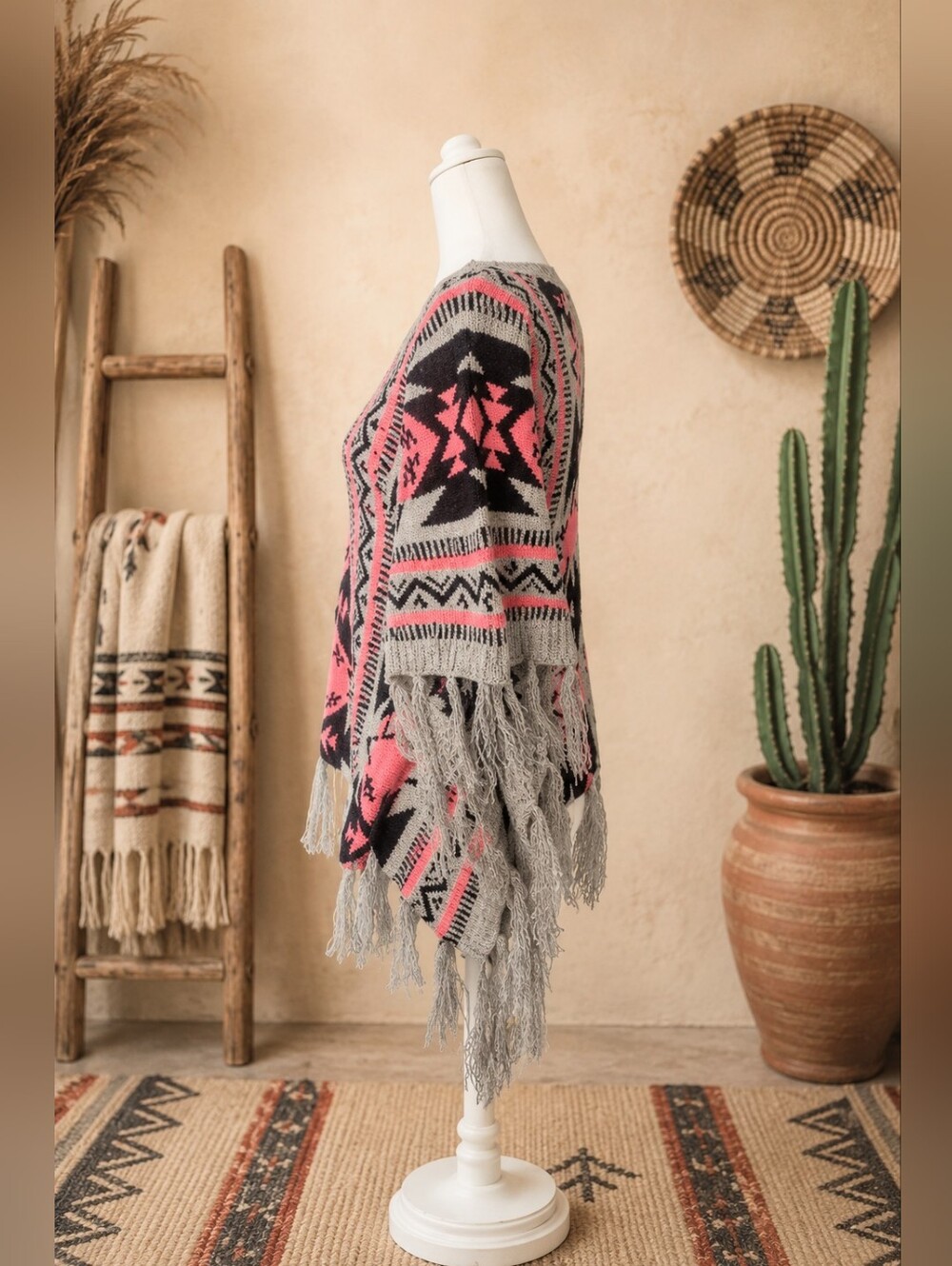 SOHO Apparel Women's Southwestern Fringe Poncho Sweater Size Small Atztec - Picture 2 of 3